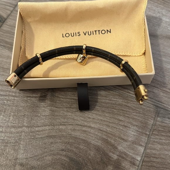 Authentic Louis Vuitton “KEEP IT TWICE BRACLET”!  Like-New Excellent Condition! - Picture 4 of 6